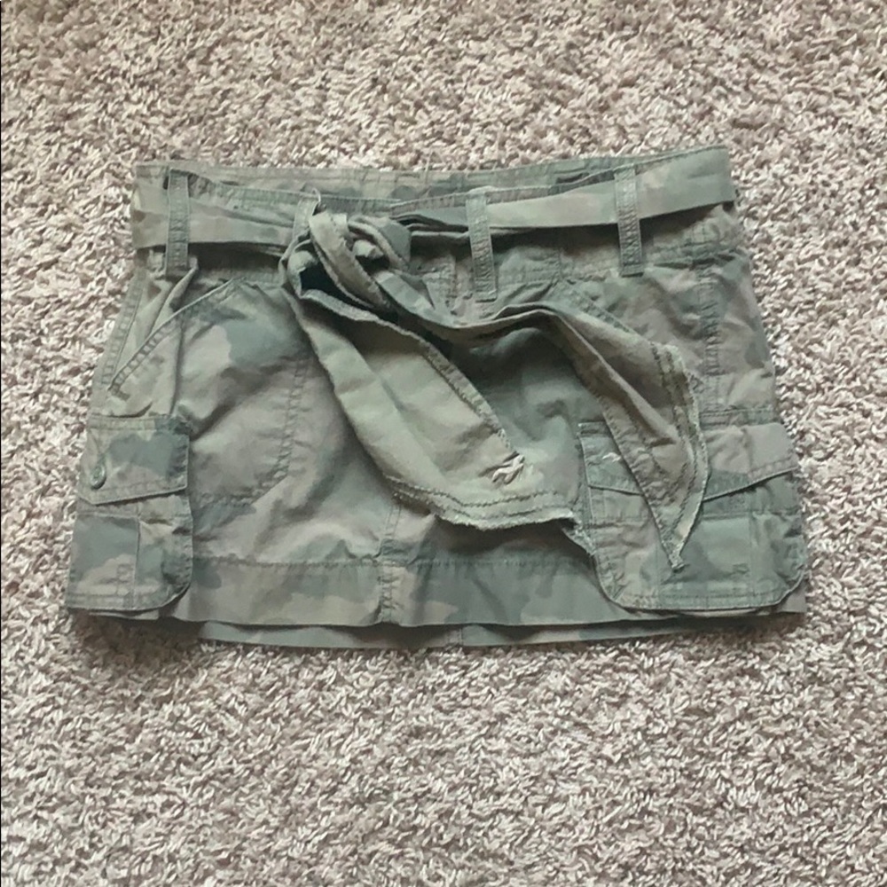 Hollister cargo camouflage print skirt